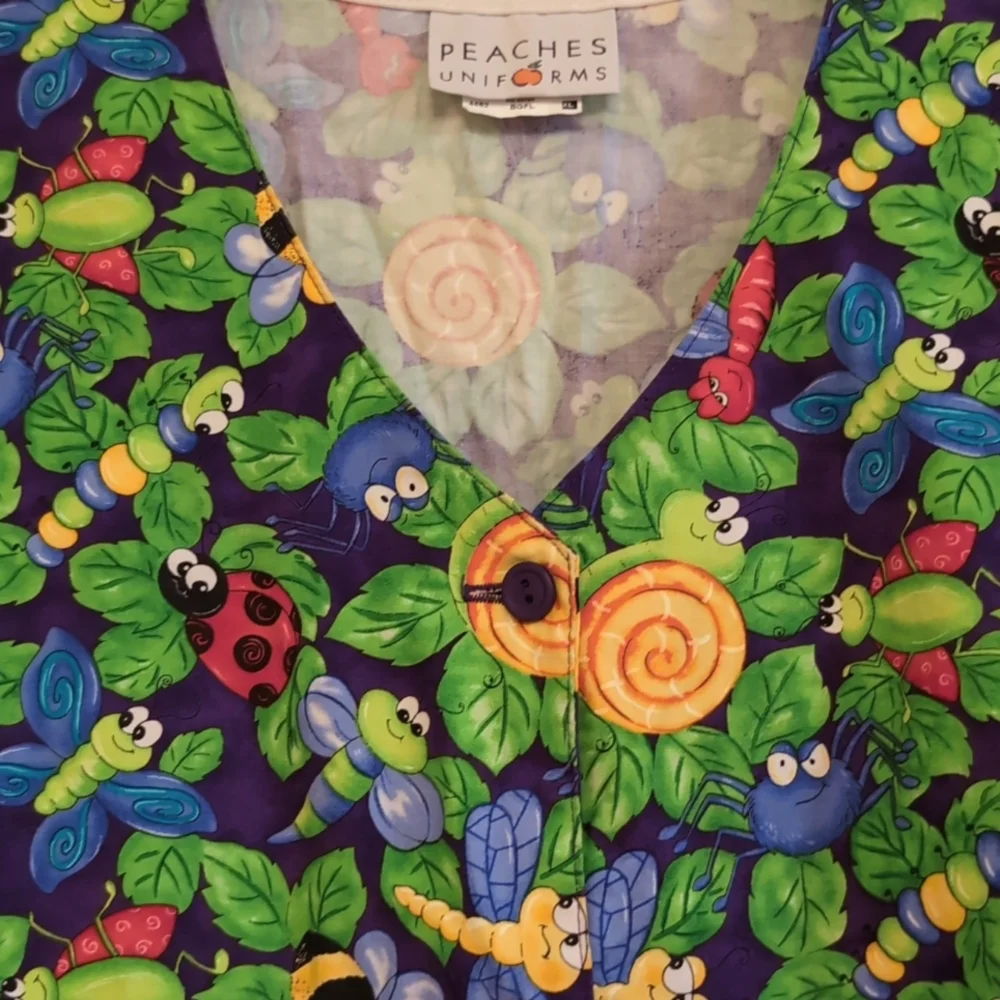 🐞 PEACHES Button Front Nursing Medical Scrub Top.Lady Bug. Bee. Butterfly. - Picture 5 of 16
